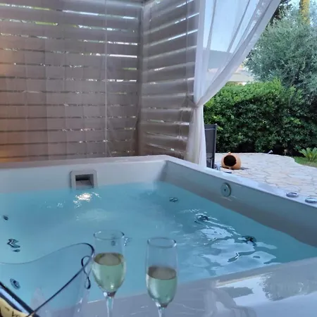 Nefeli With Hot Tub - 100m To